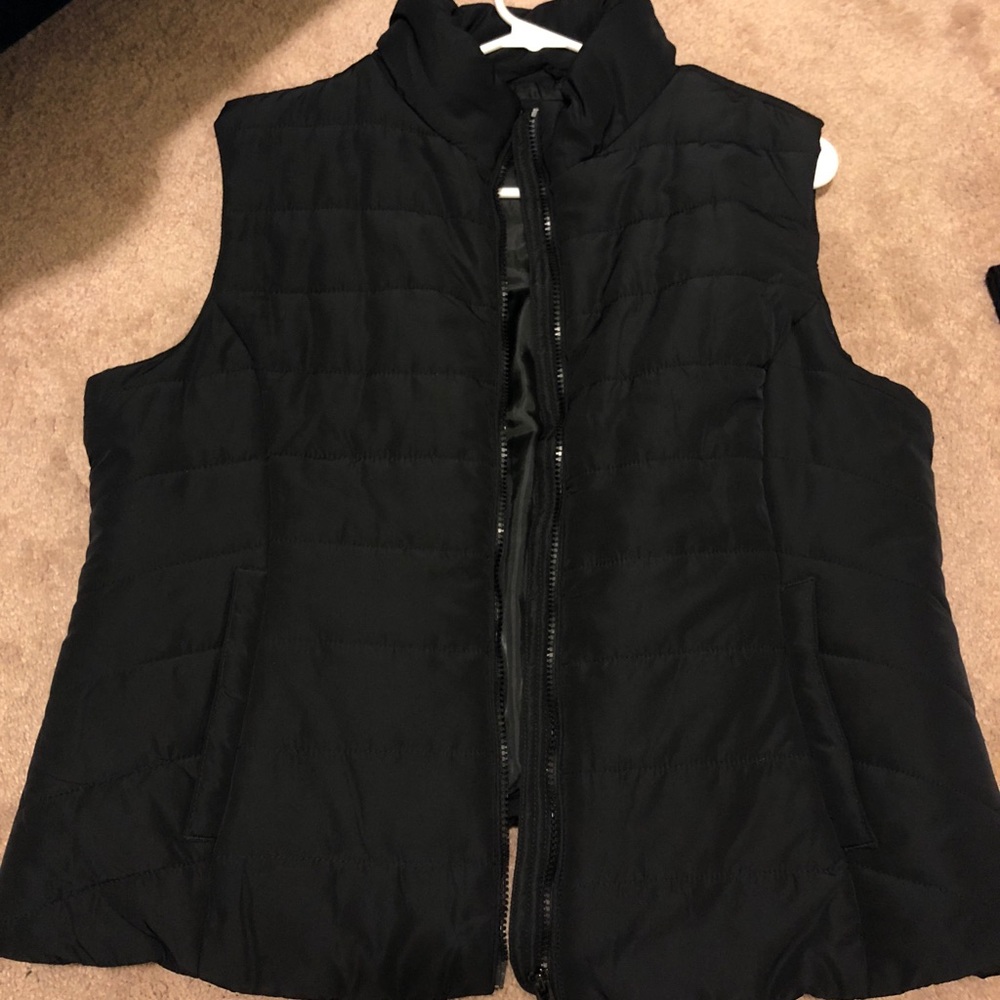 •Aeropostale XL Women’s Vest•